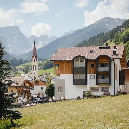 Berghotel Sanvi San Martino in Badia Eksteriør bilde