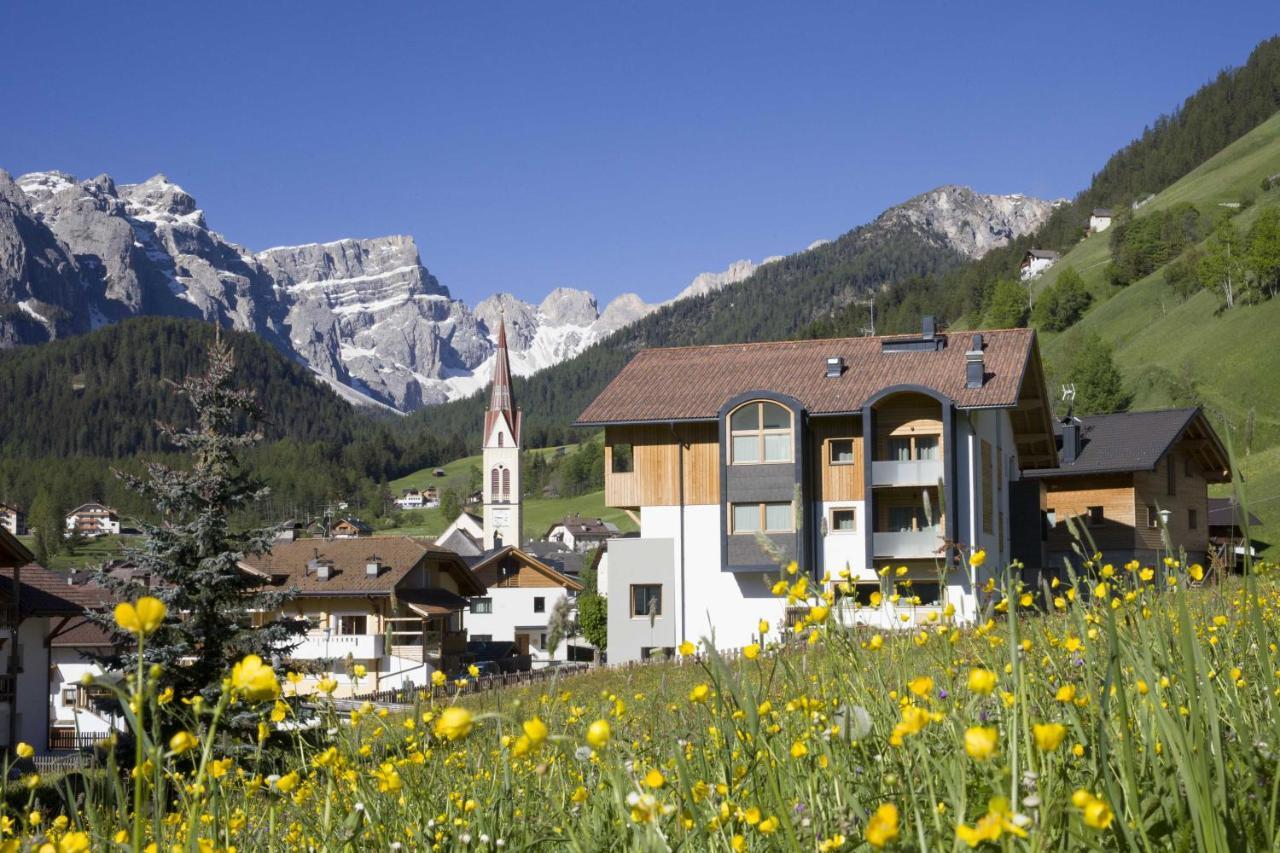 Berghotel Sanvi San Martino in Badia Eksteriør bilde