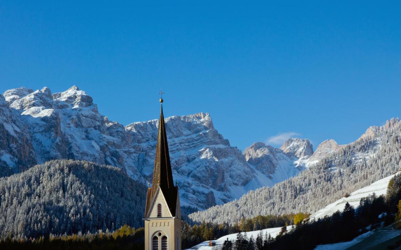 Berghotel Sanvi San Martino in Badia Eksteriør bilde