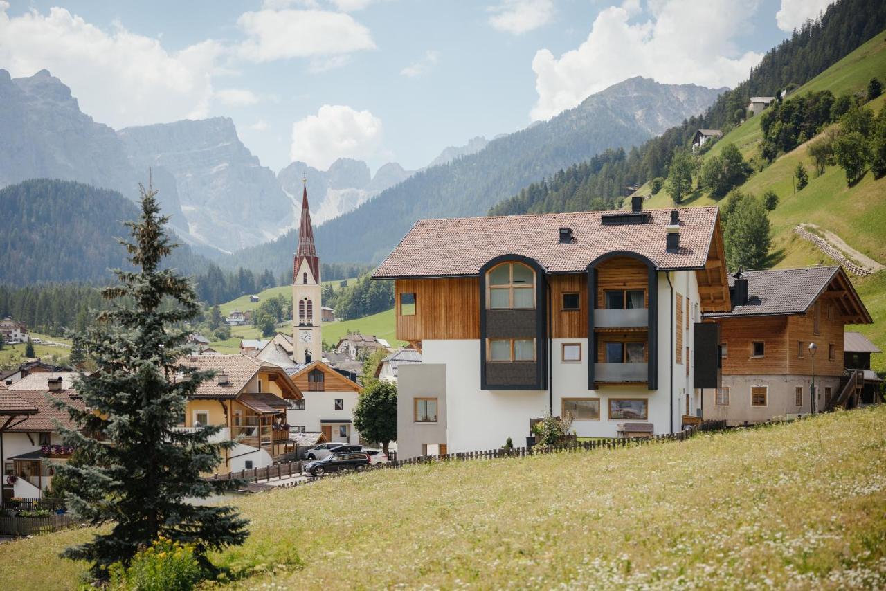 Berghotel Sanvi San Martino in Badia Eksteriør bilde